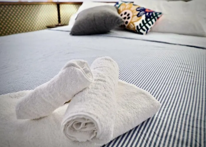 Dimora Degli Incrociati - Brignole Fiera - Genovabb It جنوة