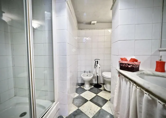 Dimora Degli Incrociati - Brignole Fiera - Genovabb It جنوة